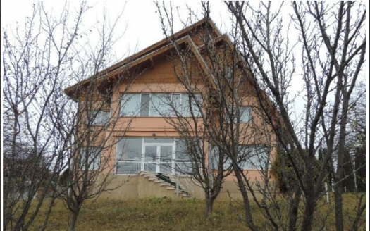 Vila cu teren 6285 mp in Albestii de Muscel Jud Arges