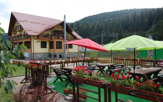 Pensiune cu teren 1290 mp in Predeal Jud Brasov